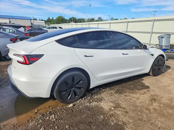 2025 TESLA MODEL 3 VIN 5YJ3E1EB9SF899993 фото 3