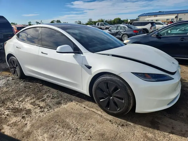 2025 TESLA MODEL 3 VIN 5YJ3E1EB9SF899993 фото 4