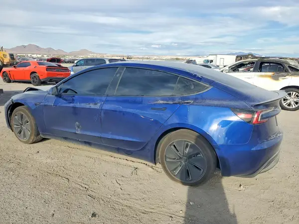 5YJ3E1EA9SF080182 — 2025 Tesla Model 3, фото 2 с аукциона Copart, Передняя часть