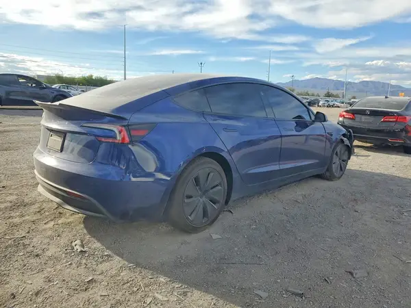 5YJ3E1EA9SF080182 — 2025 Tesla Model 3, фото 3 с аукциона Copart, Передняя часть