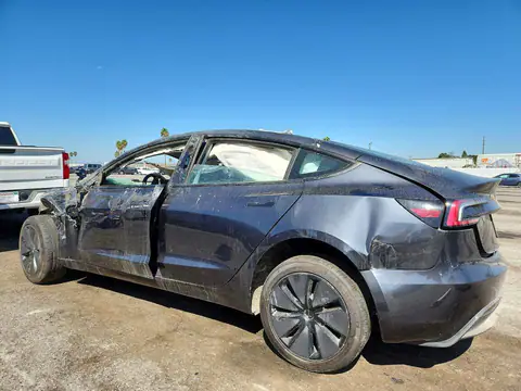 5YJ3E1EA0SF983756 — 2025 Tesla Model 3, фото 2 с аукциона Copart 06.10.2026, Опрокидывание