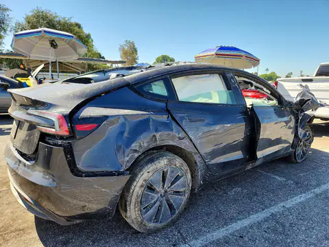 5YJ3E1EA0SF983756 — 2025 Tesla Model 3, фото 3 с аукциона Copart 06.10.2026, Опрокидывание