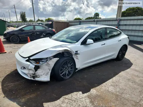 5YJ3E1EA6SF008419 — 2025 Tesla Model 3, Передняя часть, фото до ремонта