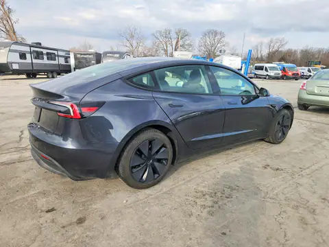 5YJ3E1EA7SF037993 — 2025 Tesla Model 3, фото 3 с аукциона Copart 14.10.2026, Боковая часть