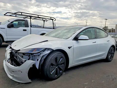 5YJ3E1EAXTF174203 — 2026 Tesla Model 3, Передняя часть (Front End), фото до ремонта