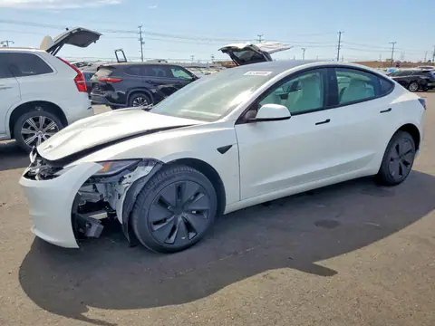 5YJ3E1EA2TF121141 — 2026 Tesla Model 3, Передняя часть (Front End), фото до ремонта
