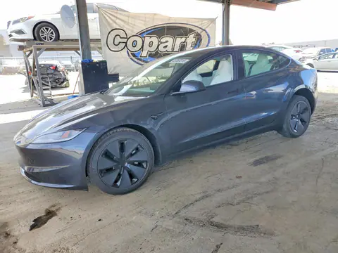 5YJ3E1EA4TF166226 — 2026 Tesla Model 3, Передняя часть (Front End), фото до ремонта