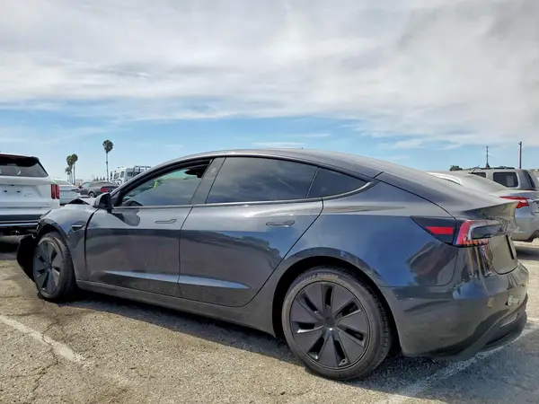 5YJ3E1EA3TF187469 — 2026 Tesla Model 3, фото 2 с аукциона Copart 29.09.2026, Ходовая часть