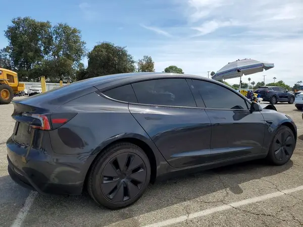 5YJ3E1EA3TF187469 — 2026 Tesla Model 3, фото 3 с аукциона Copart 29.09.2026, Ходовая часть