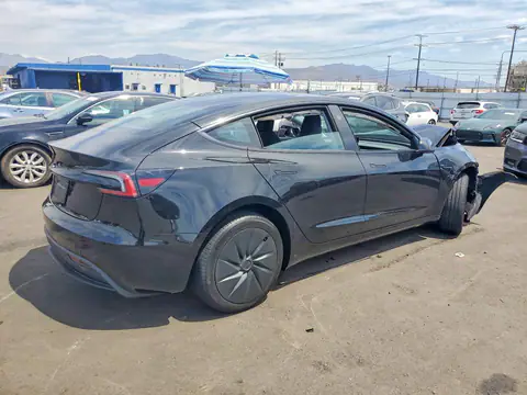 5YJ3E1EA1TF198700 — 2026 Tesla Model 3, фото 3 с аукциона Copart 14.10.2026, Передняя часть