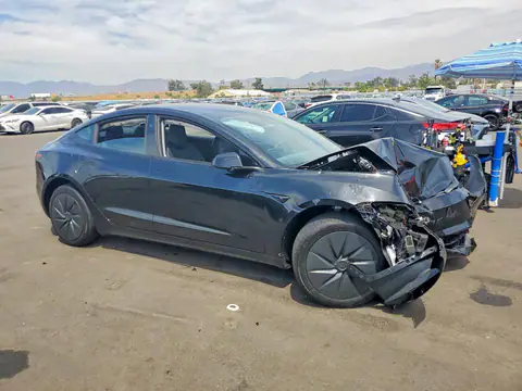 5YJ3E1EA1TF198700 — 2026 Tesla Model 3, фото 4 с аукциона Copart 14.10.2026, Передняя часть