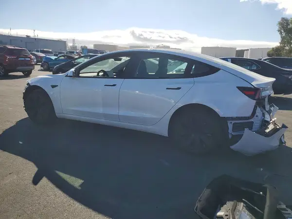 5YJ3E1EAXTF206437 — 2026 Tesla Model 3, фото 2 с аукциона Copart 30.09.2026, Передняя часть