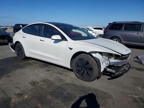 5YJ3E1EAXTF206437 — 2026 Tesla Model 3, фото 4 с аукциона Copart 30.09.2026, Передняя часть