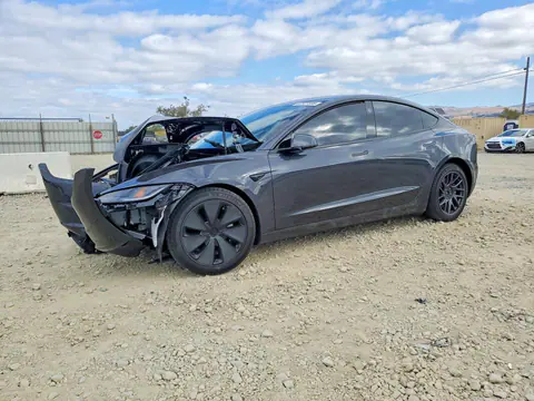 5YJ3E1EA4TF214498 — 2026 Tesla Model 3, Передняя часть (Front End), фото до ремонта