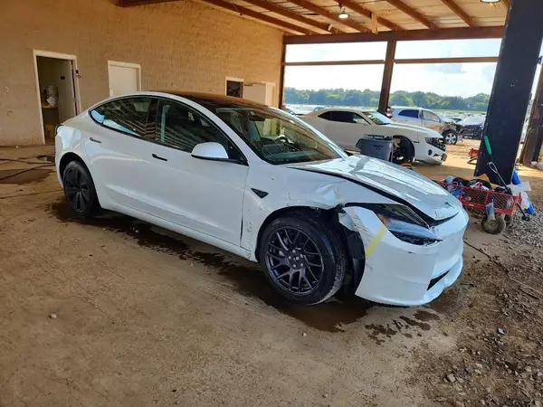 5YJ3E1EB4TF179308 — 2026 Tesla Model 3, фото 4 с аукциона Copart, Передняя часть
