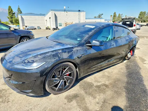 5YJ3E1ET6TF164396 — 2026 Tesla Model 3, Задняя часть (Rear End), фото до ремонта