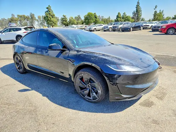 5YJ3E1ET6TF164396 — 2026 Tesla Model 3, фото 4 с аукциона Copart, Задняя часть