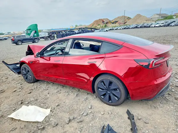 5YJ3E1EA4TF178876 — 2026 Tesla Model 3, фото 2 с аукциона Copart, Передняя часть