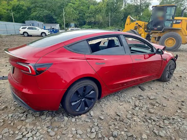 5YJ3E1EA4TF178876 — 2026 Tesla Model 3, фото 3 с аукциона Copart, Передняя часть