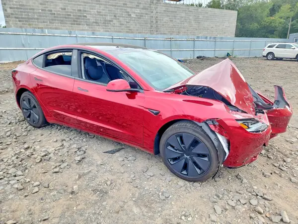 5YJ3E1EA4TF178876 — 2026 Tesla Model 3, фото 4 с аукциона Copart, Передняя часть
