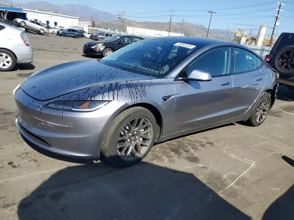 5YJ3E1EA2TF141826 — 2026 Tesla Model 3, Задняя часть (Rear End), фото до ремонта