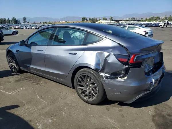 5YJ3E1EA2TF141826 — 2026 Tesla Model 3, фото 2 с аукциона Copart, Задняя часть