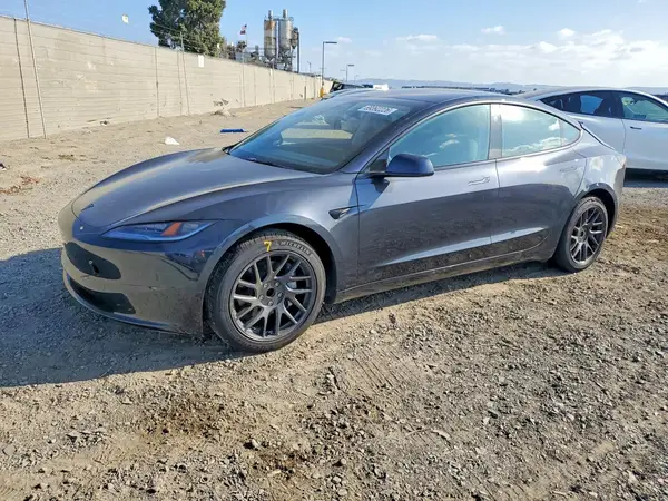 5YJ3E1EA3TF157646 — 2026 Tesla Model 3, Задняя часть (Rear End), фото до ремонта