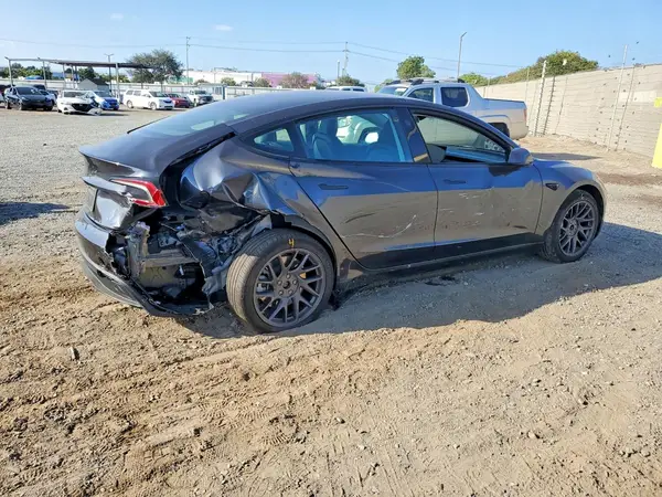 5YJ3E1EA3TF157646 — 2026 Tesla Model 3, фото 3 с аукциона Copart, Задняя часть