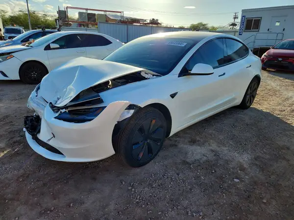 5YJ3E1EA2TF133810 — 2026 Tesla Model 3, Передняя часть (Front End), фото до ремонта