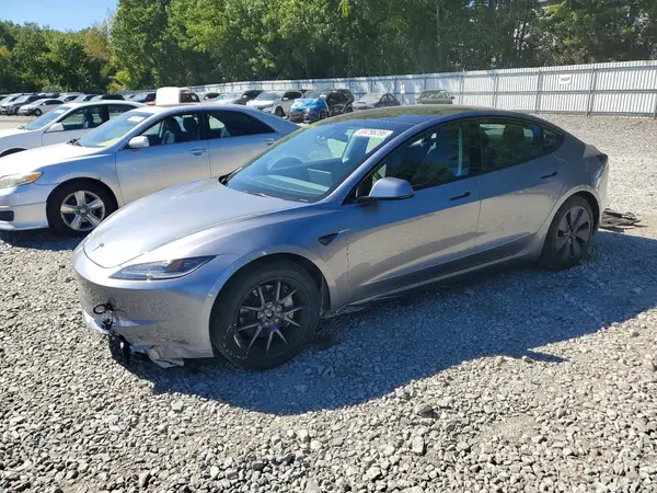 5YJ3E1EB3TF216168 — 2026 Tesla Model 3, Передняя часть (Front End), фото до ремонта