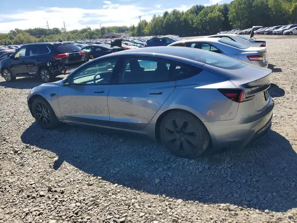 5YJ3E1EB3TF216168 — 2026 Tesla Model 3, фото 2 с аукциона Copart, Передняя часть