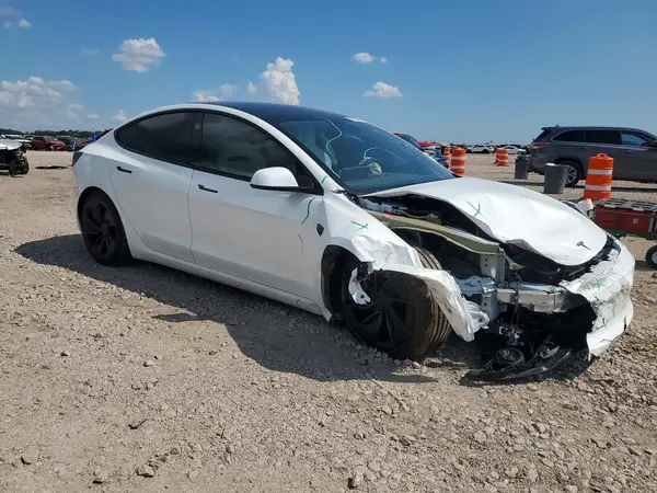 5YJ3E1ET5TF149629 — 2026 Tesla Model 3, фото 4 с аукциона Copart, Передняя часть
