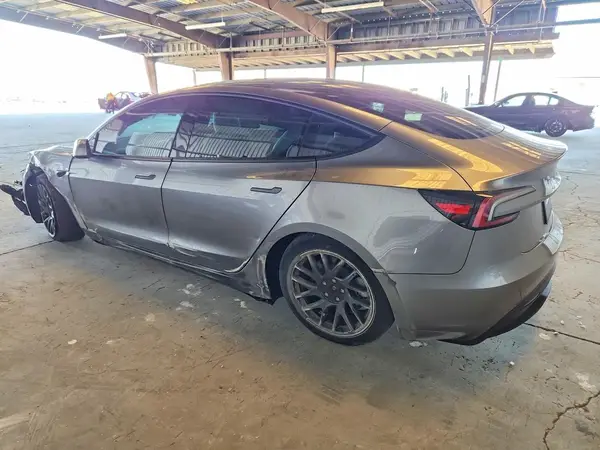 5YJ3E1EAXTF172919 — 2026 Tesla Model 3, фото 2 с аукциона Copart, Передняя часть