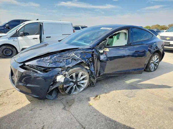 5YJ3E1EA3TF123545 — 2026 Tesla Model 3, Боковая часть (Side), фото до ремонта