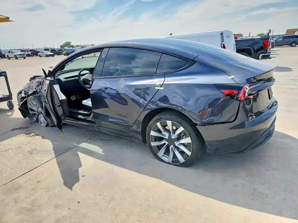 2026 TESLA MODEL 3 VIN 5YJ3E1EA3TF123545 фото 2