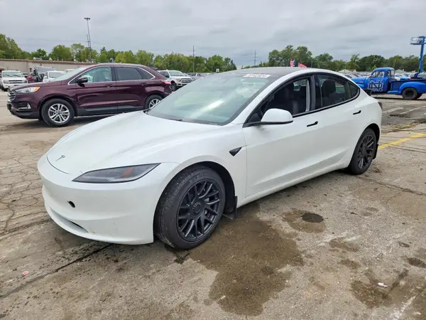 5YJ3E1EA4TF181342 — 2026 Tesla Model 3, Подтопление (Water/Flood), фото до ремонта