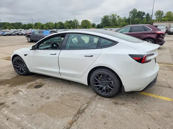 2026 TESLA MODEL 3 VIN 5YJ3E1EA4TF181342 фото 2