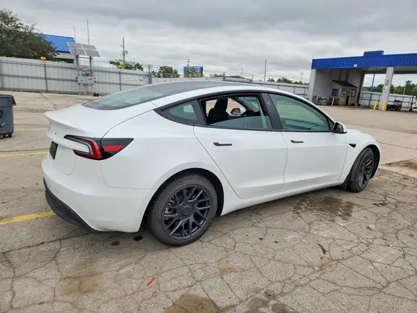 2026 TESLA MODEL 3 VIN 5YJ3E1EA4TF181342 фото 3