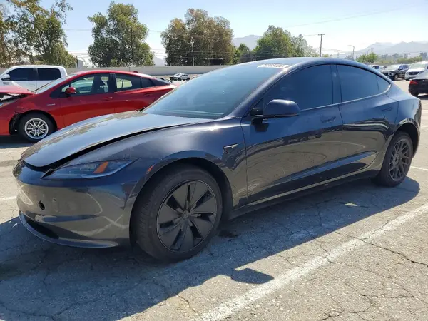 5YJ3E1EB2TF124680 — 2026 Tesla Model 3, Передняя часть (Front End), фото до ремонта