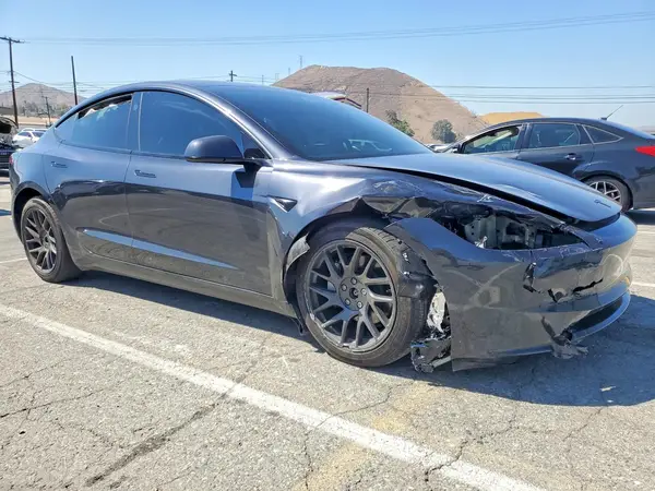 5YJ3E1EB2TF124680 — 2026 Tesla Model 3, фото 4 с аукциона Copart, Передняя часть
