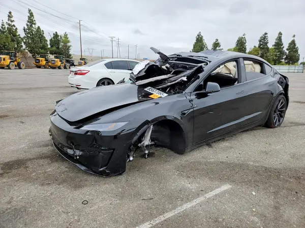 5YJ3E1ET0TF195000 — 2026 Tesla Model 3, Повреждения со всех сторон (All Over), фото до ремонта