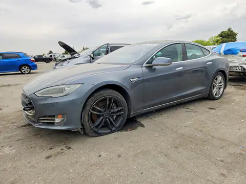 5YJSA1CNXDFP28886 — 2013 Tesla Model S, Задняя часть (Rear End), фото до ремонта