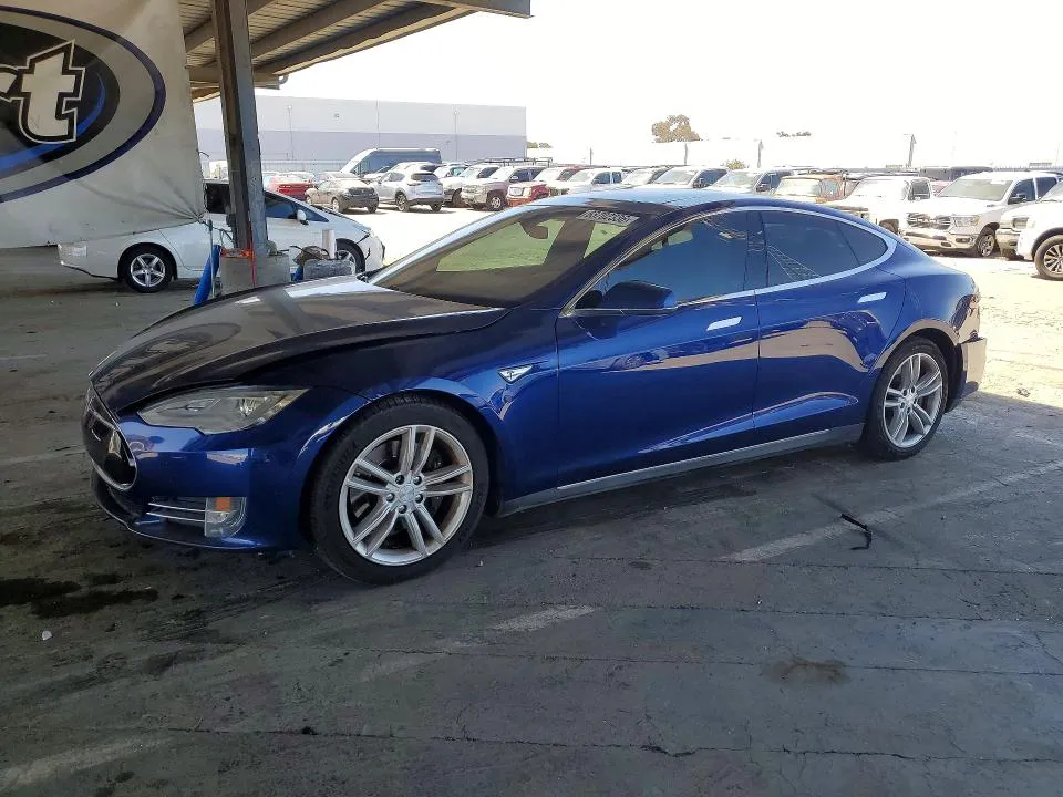 2015 Tesla MODEL S VIN 5YJSA1E25FF119758 фото 1