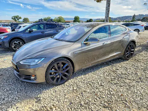 5YJSA1H22FF090084 — 2015 Tesla Model S, Задняя часть (Rear End), фото до ремонта