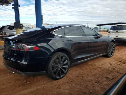 2015 Tesla MODEL S VIN 5YJSA1E21FF102519 фото 3