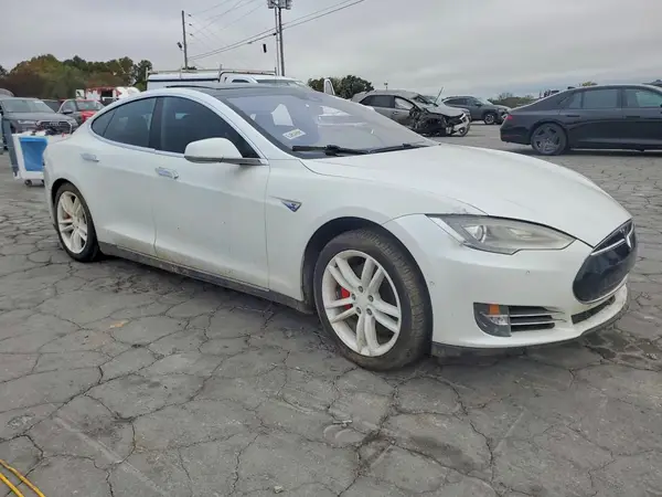 5YJSA1E2XGF128909 — 2016 Tesla Model S, фото 4 с аукциона Copart, Боковая часть
