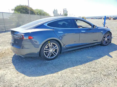 2016 Tesla MODEL S VIN 5YJSA1E27GF130004 фото 3