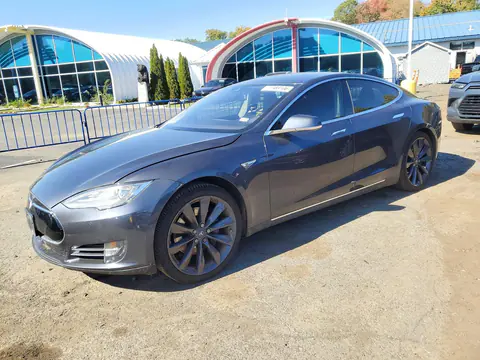 5YJSA1E10GF132541 — 2016 Tesla Model S, Задняя часть, фото до ремонта