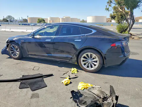 2016 Tesla Model S VIN 5YJSA1E15GF142479 фото 2
