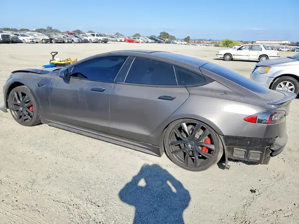 5YJSA1E48JF295424 — 2018 Tesla Model S, фото 2 с аукциона Copart, Боковая часть